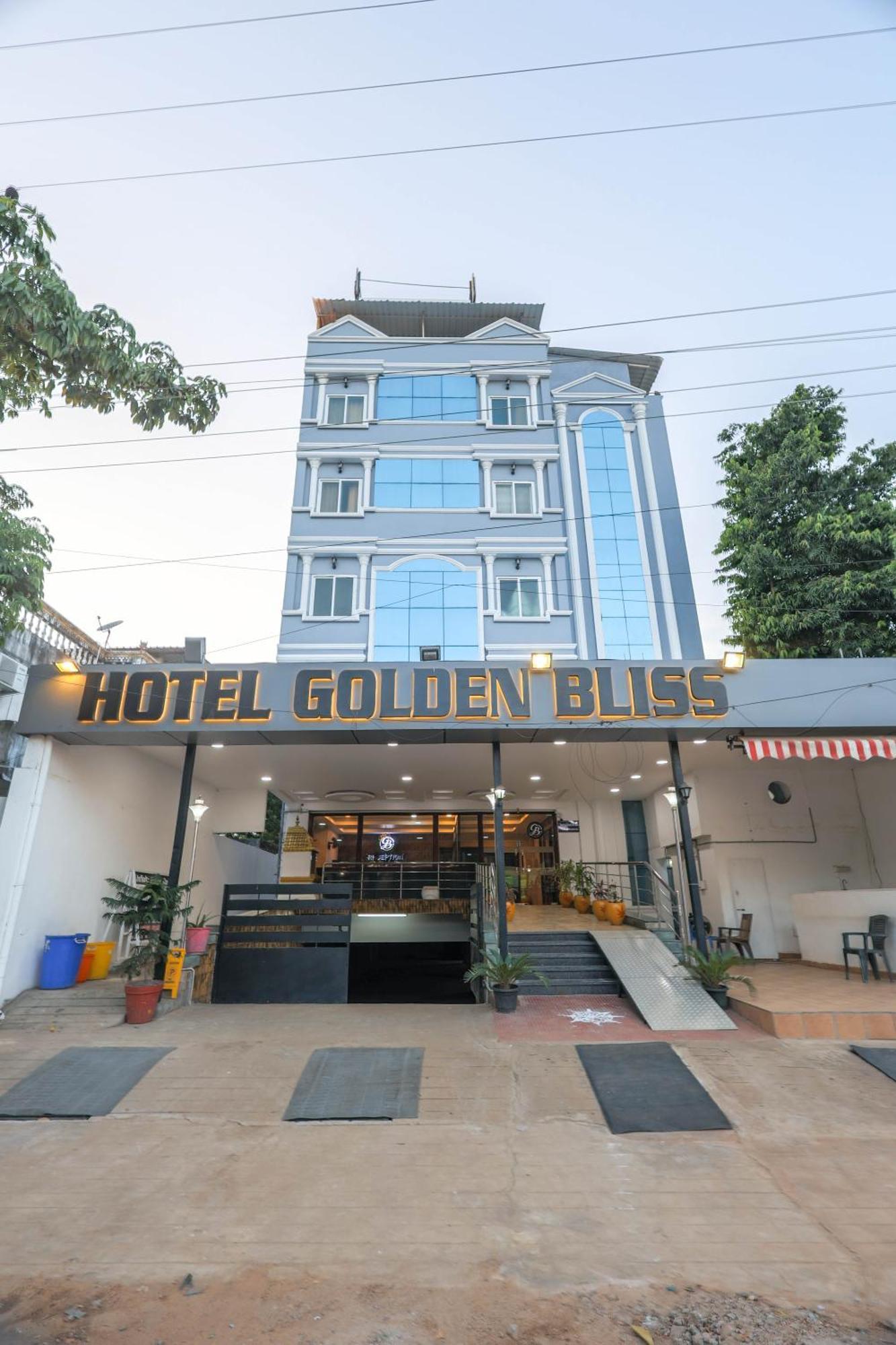 Hotel Golden Bliss Pondicherry Bagian luar foto